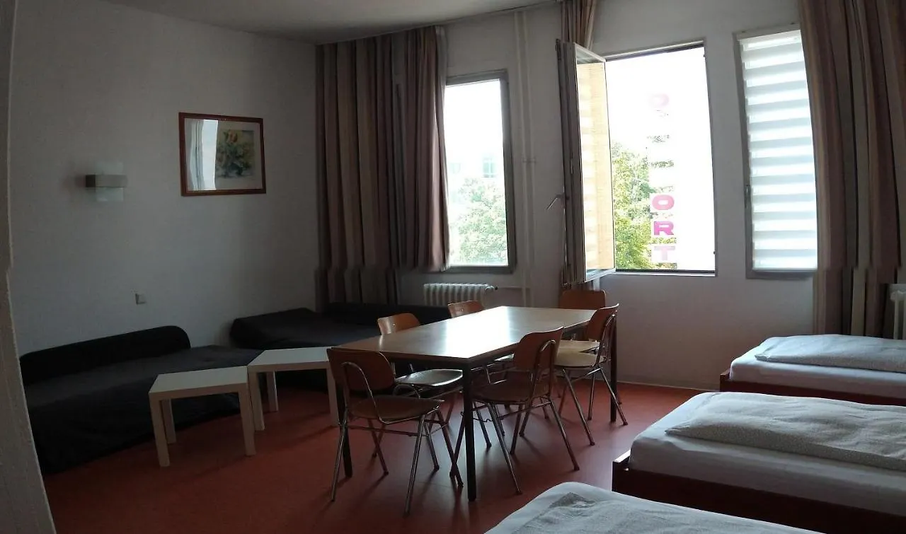 Hostel Am Kurtti ベルリン ドイツ
